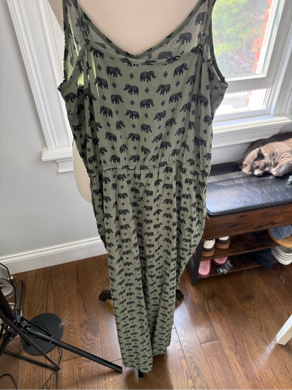 Olive green elephant jumpsuit size small elastic waist adjustable straps - Picture 9 of 9